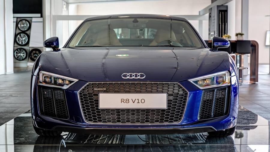  Audi R8 V10 Plus 2015 года  (фото 3 из 15)